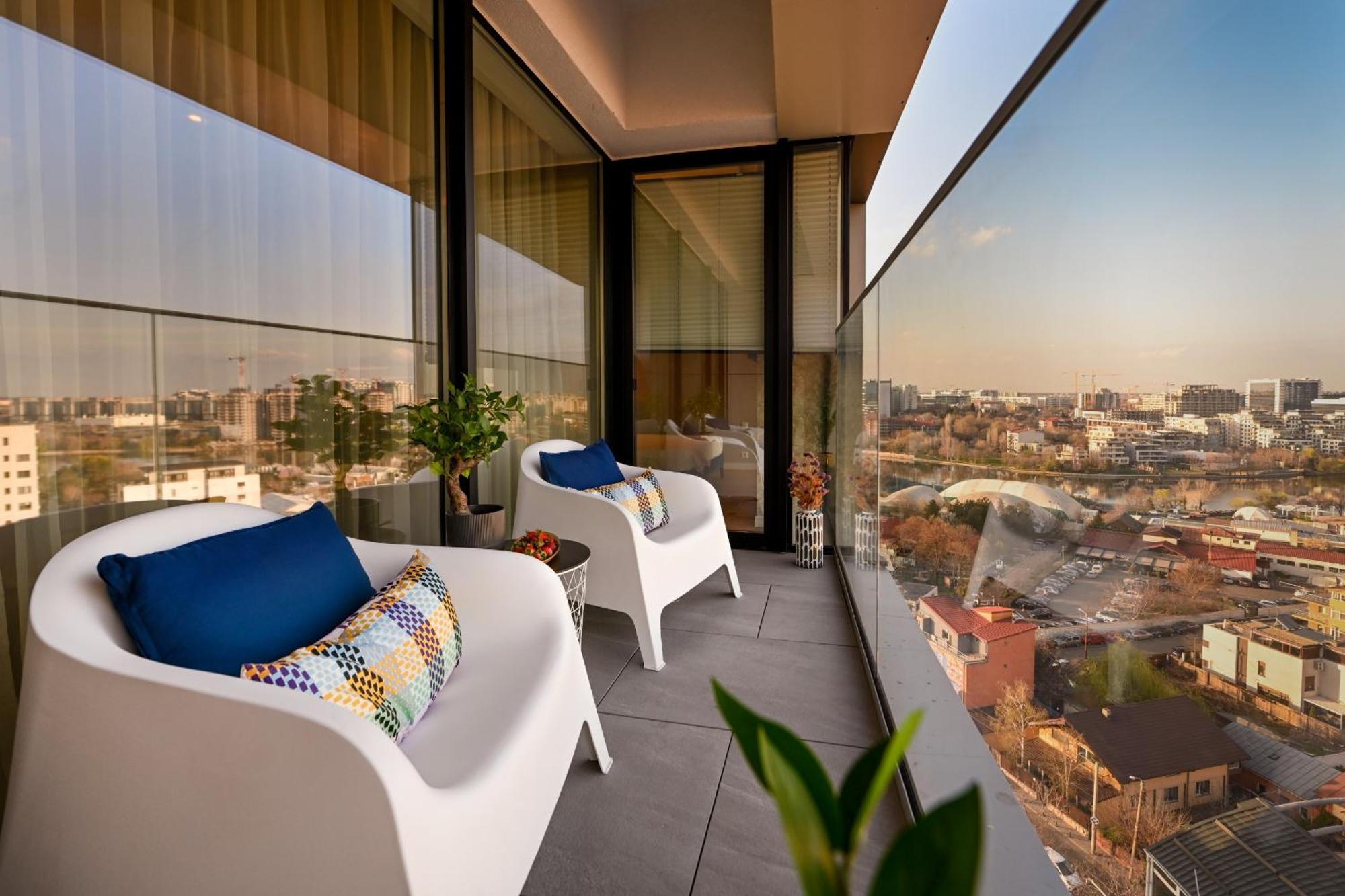 One Verdi Park Exclusive Apartments - Panoramic View & Private Parking Boekarest Buitenkant foto