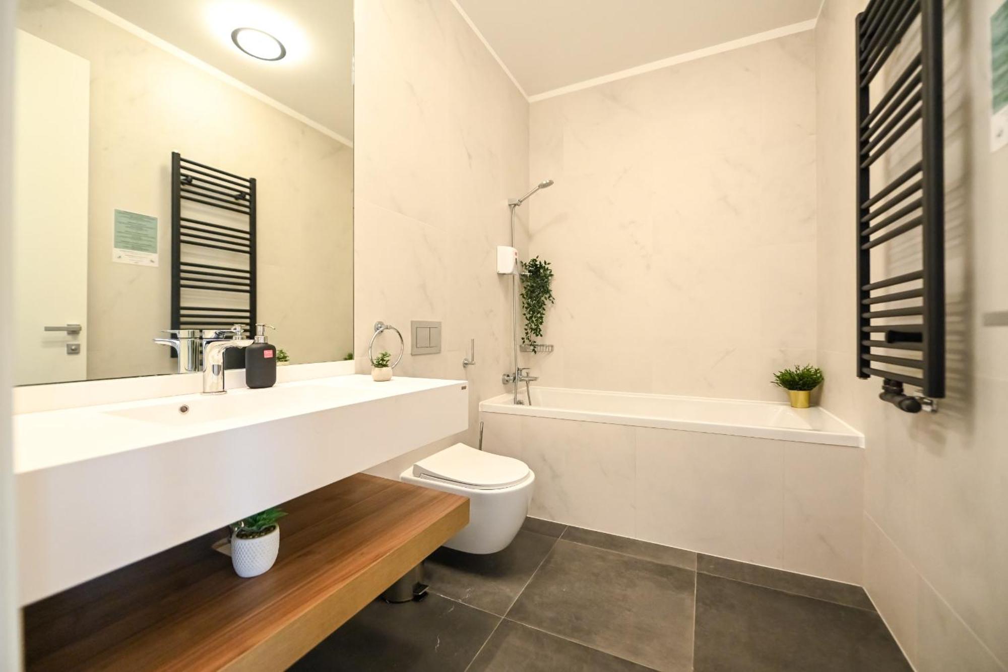 One Verdi Park Exclusive Apartments - Panoramic View & Private Parking Boekarest Buitenkant foto