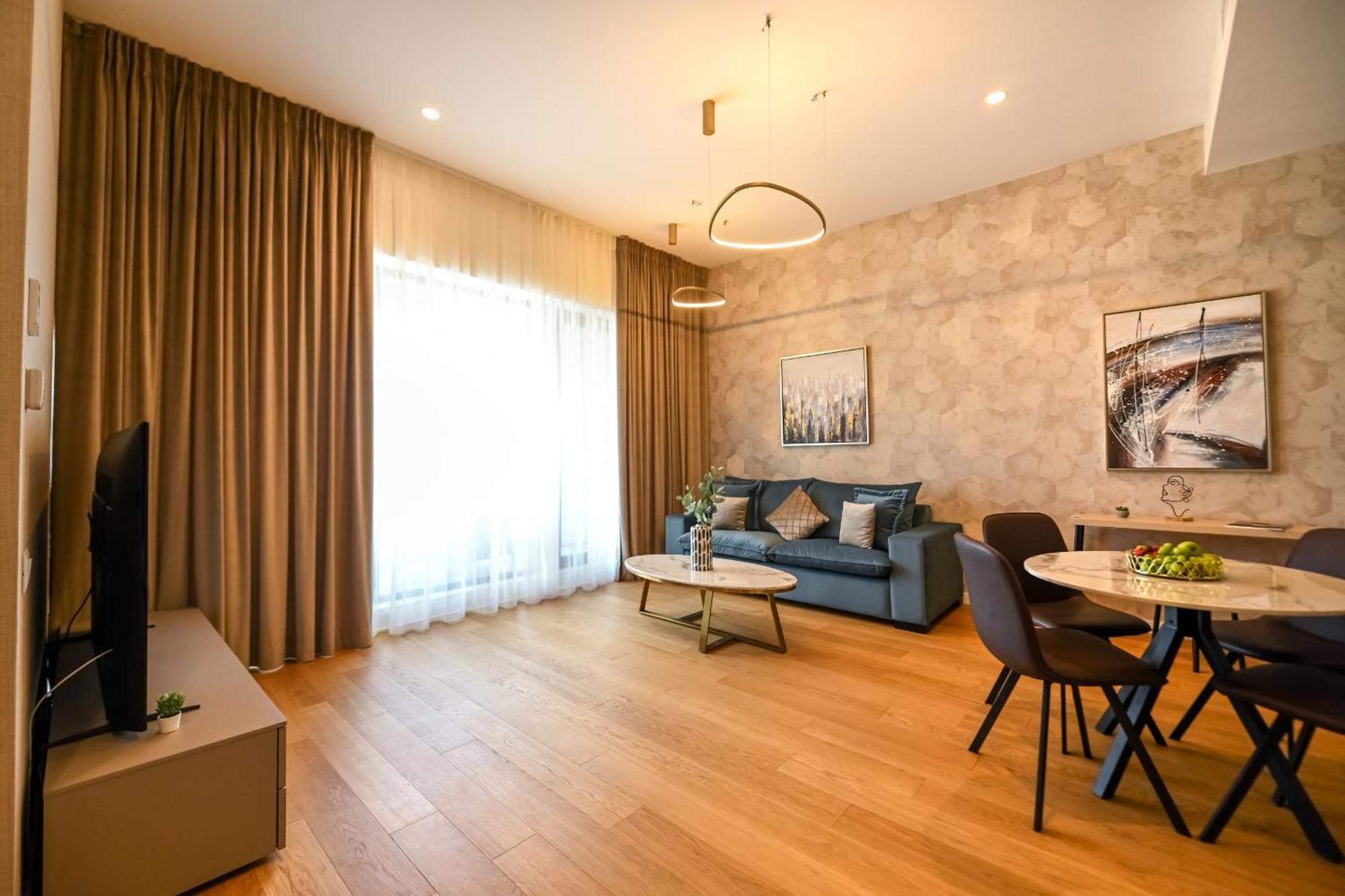 One Verdi Park Exclusive Apartments - Panoramic View & Private Parking Boekarest Buitenkant foto