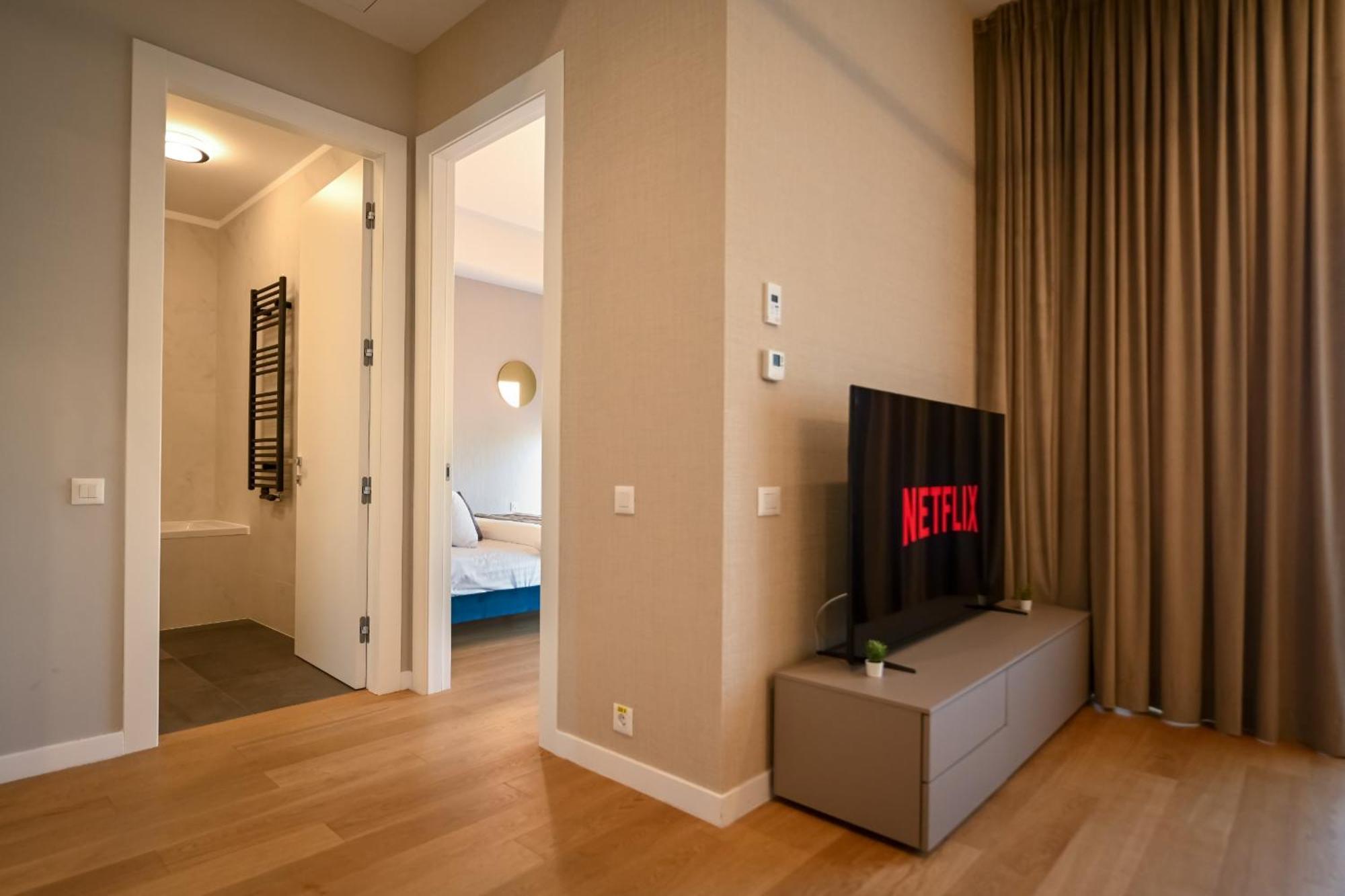 One Verdi Park Exclusive Apartments - Panoramic View & Private Parking Boekarest Kamer foto