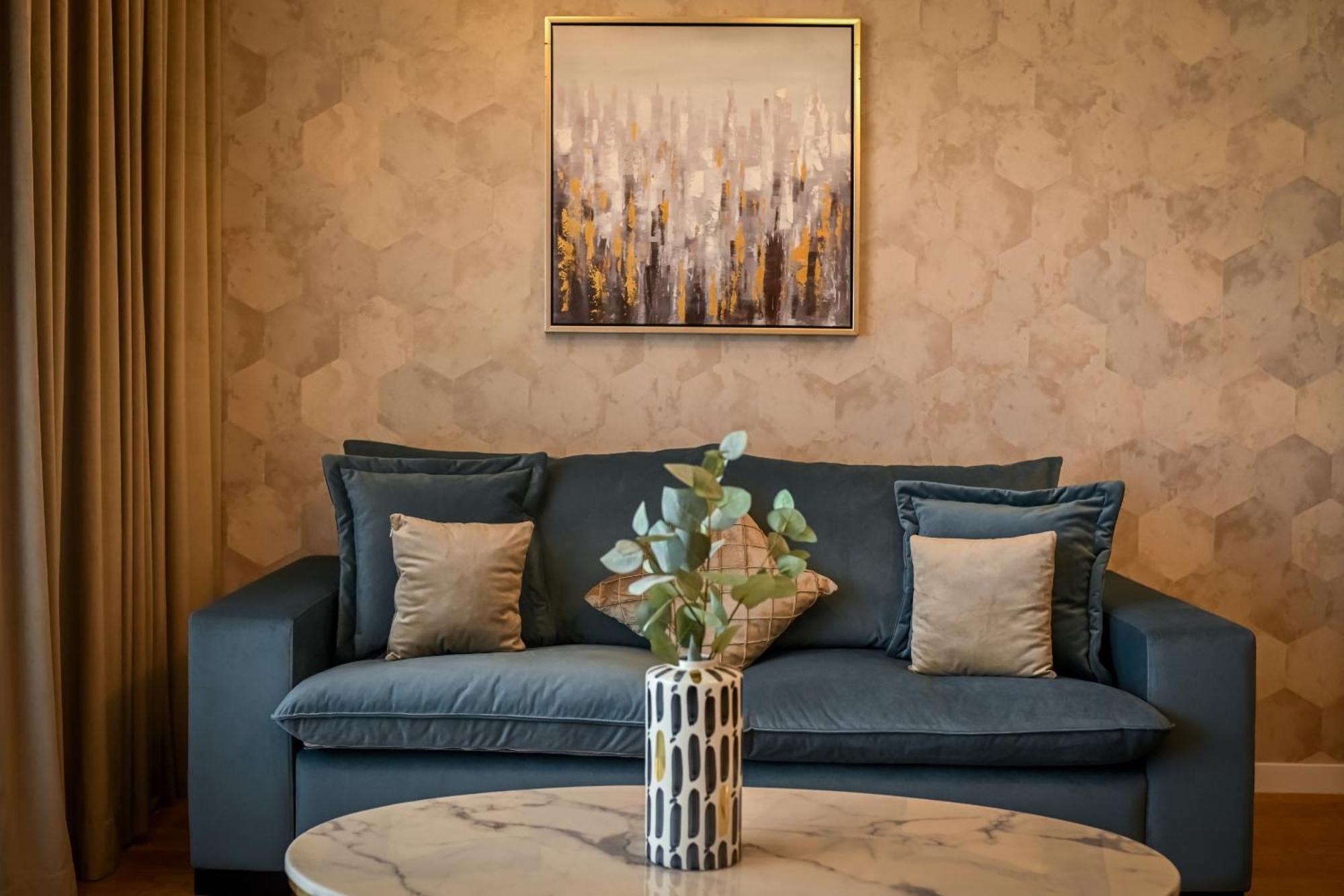One Verdi Park Exclusive Apartments - Panoramic View & Private Parking Boekarest Kamer foto