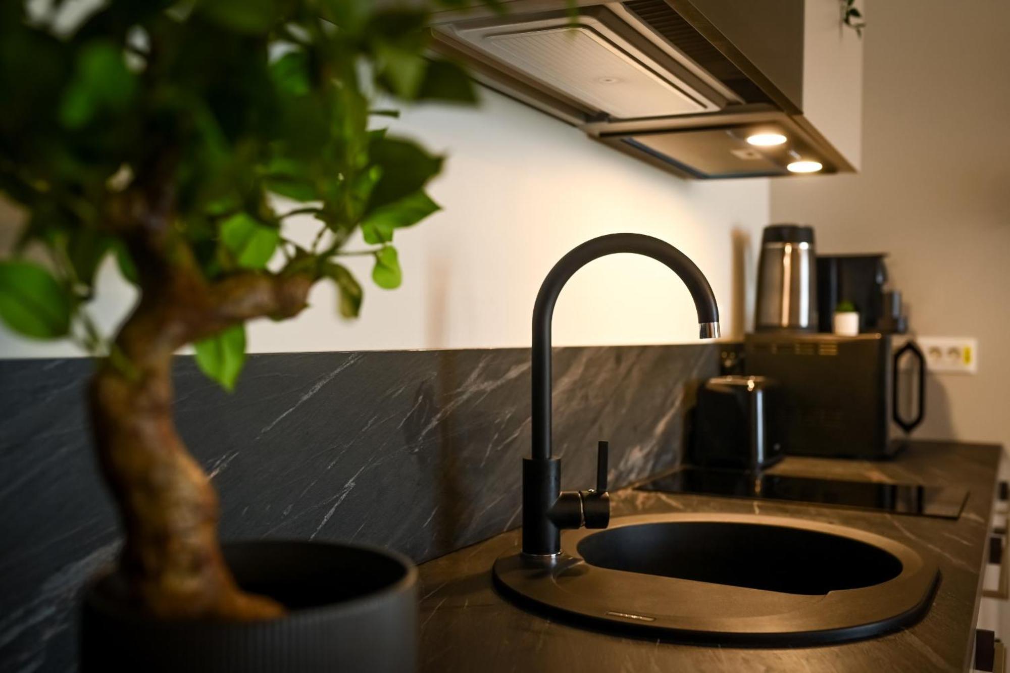 One Verdi Park Exclusive Apartments - Panoramic View & Private Parking Boekarest Kamer foto