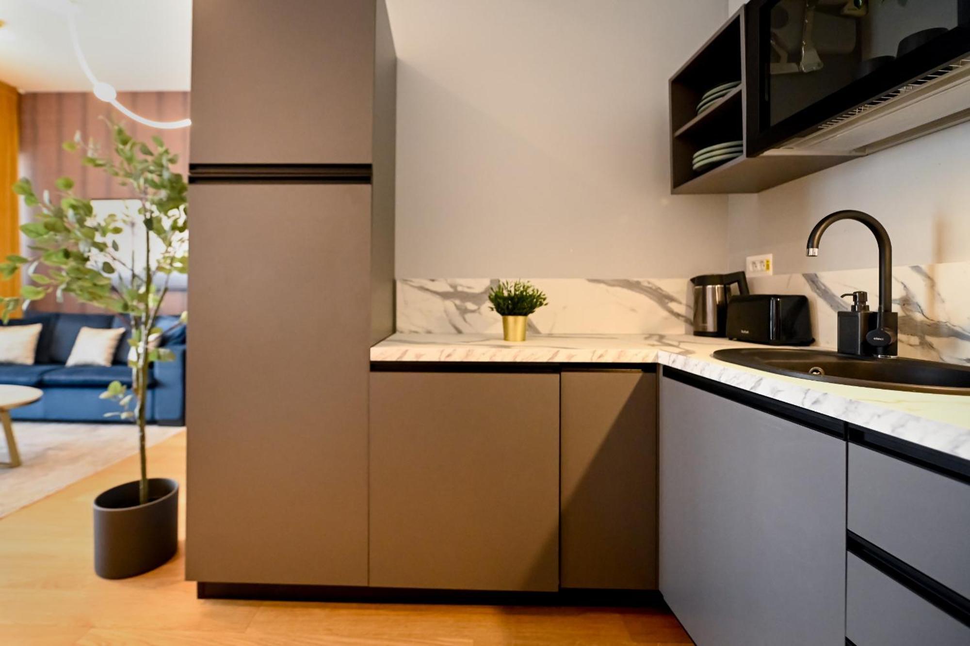One Verdi Park Exclusive Apartments - Panoramic View & Private Parking Boekarest Kamer foto