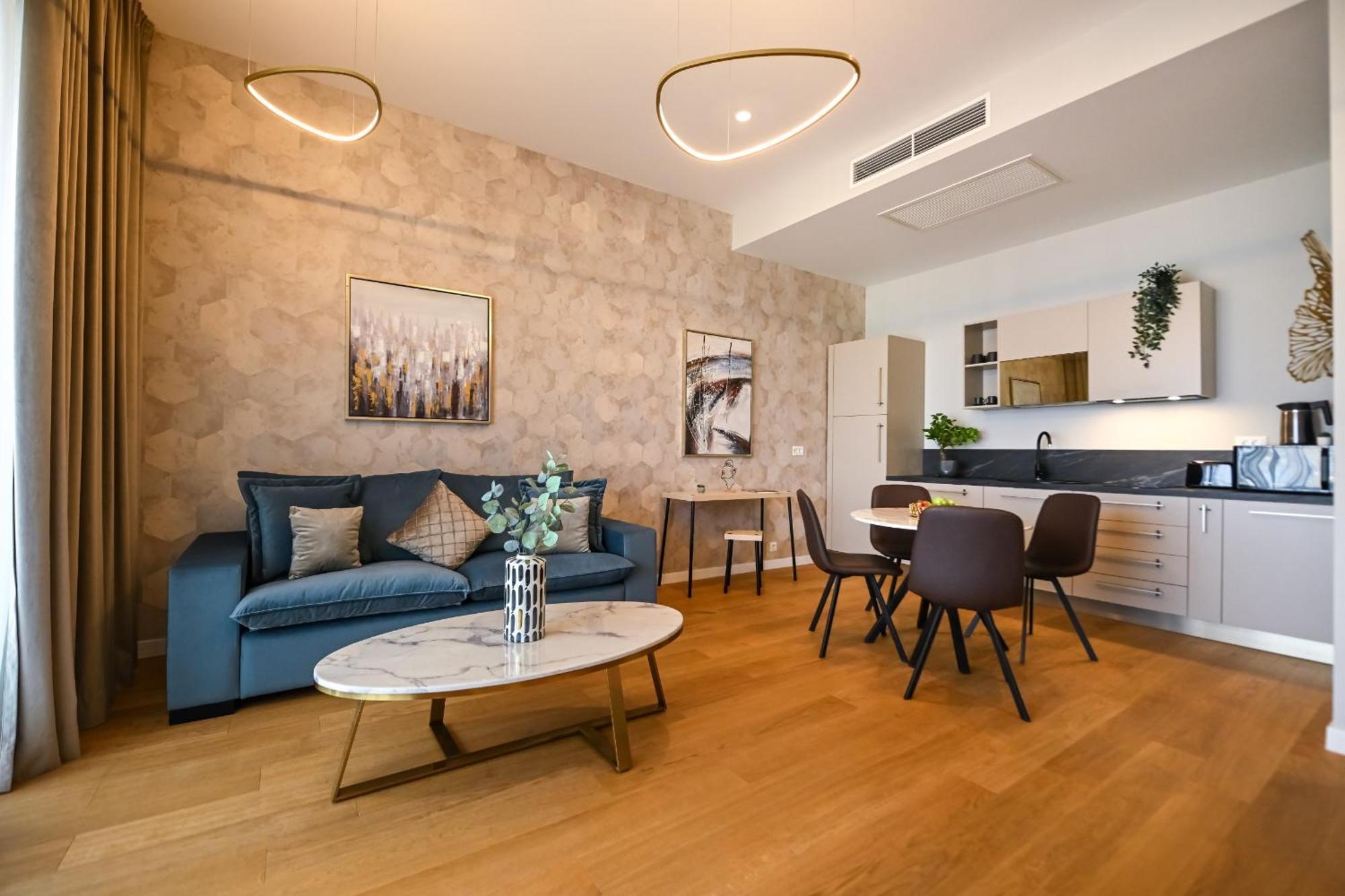 One Verdi Park Exclusive Apartments - Panoramic View & Private Parking Boekarest Kamer foto
