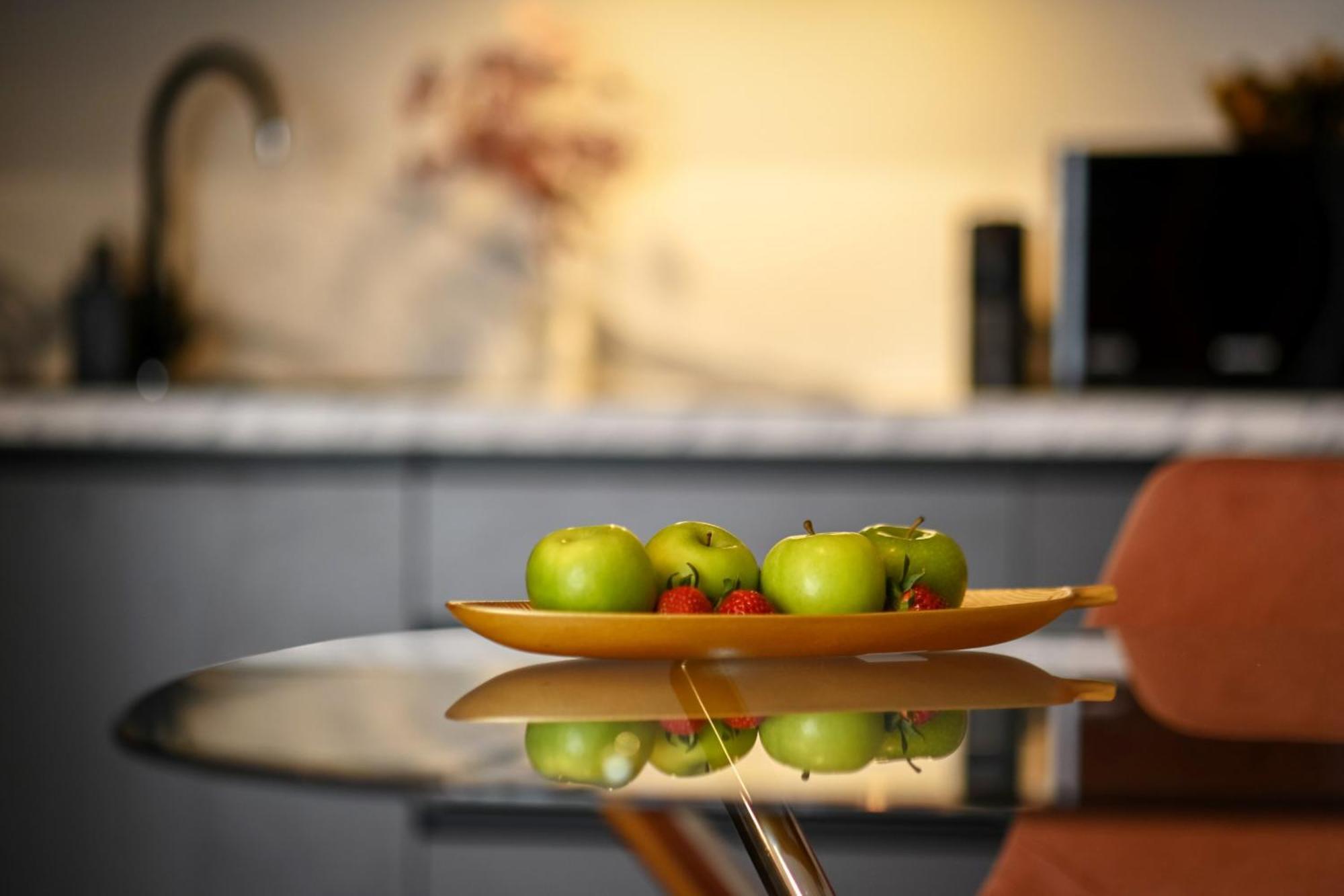 One Verdi Park Exclusive Apartments - Panoramic View & Private Parking Boekarest Kamer foto