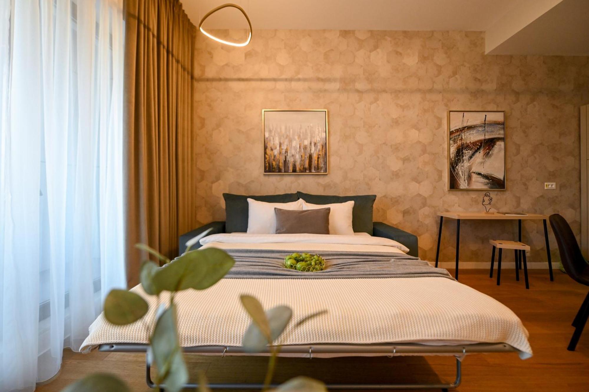 One Verdi Park Exclusive Apartments - Panoramic View & Private Parking Boekarest Kamer foto