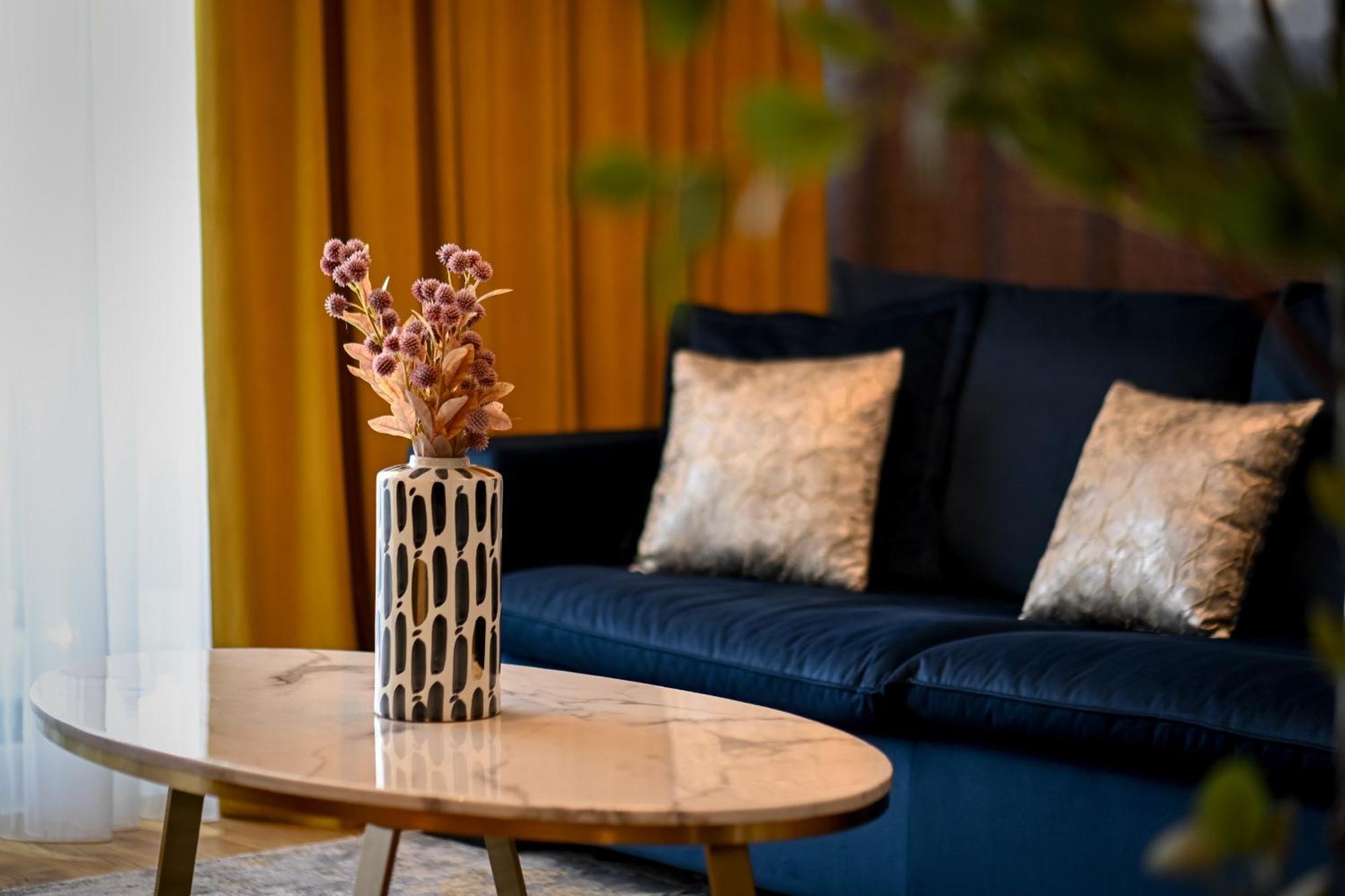 One Verdi Park Exclusive Apartments - Panoramic View & Private Parking Boekarest Kamer foto