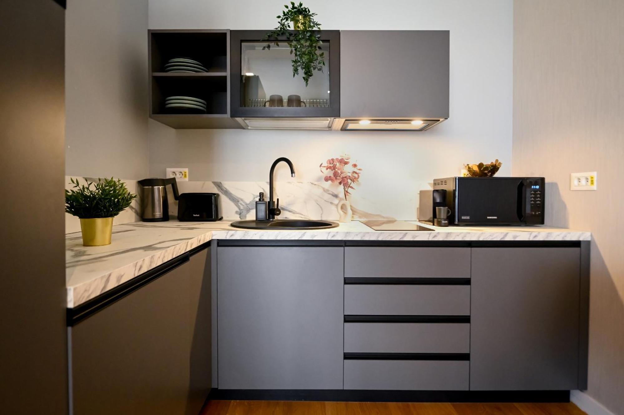 One Verdi Park Exclusive Apartments - Panoramic View & Private Parking Boekarest Kamer foto